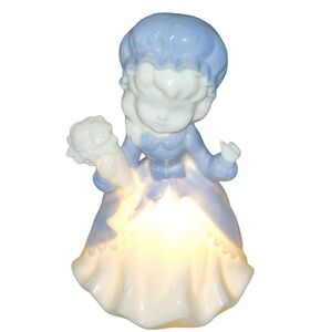 Vintage Enesco Japan Blue & White Ceramic Girl With Bouquet Night Light 6"X4"X3"